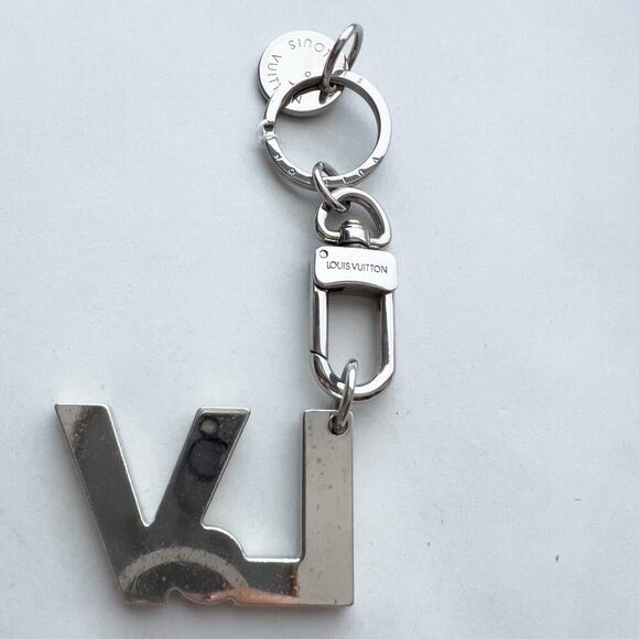 Louis Vuitton Keychain Bag Charm LV Logo Silver Authentic Key Holder - Picture 5 of 8